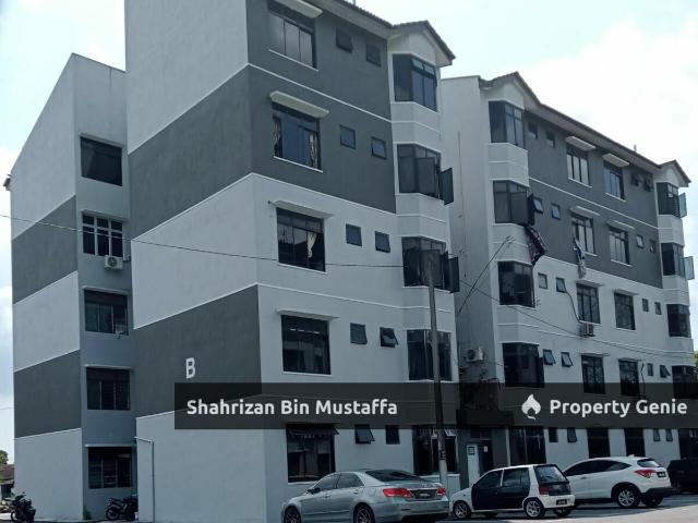 Flat for sale in Pekan Nanas, Johor