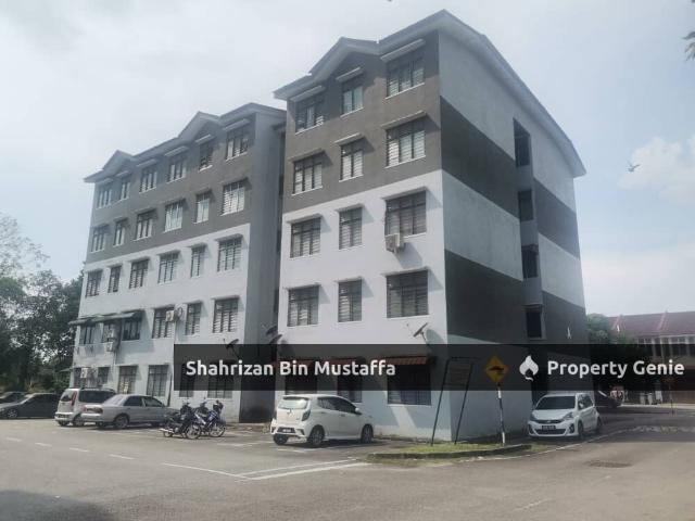 Flat for sale in Pekan Nanas, Johor