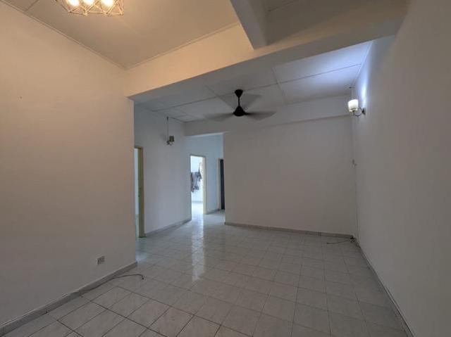 Flat for sale in Petaling, Damansara Damai