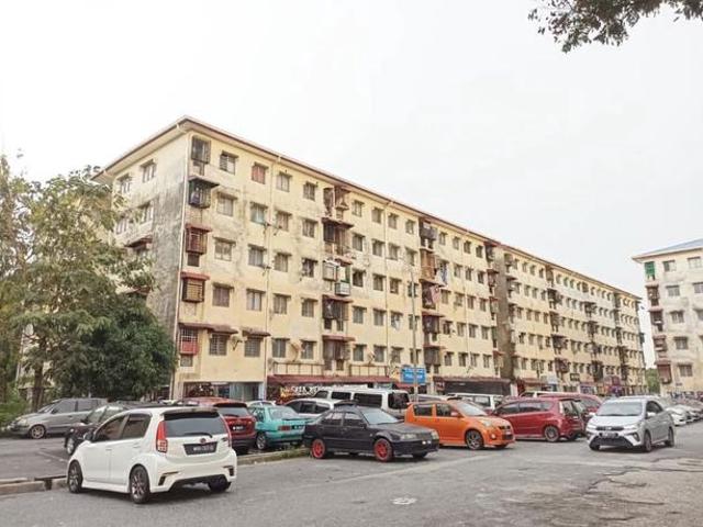 Flat for sale in Petaling, Alam Impian