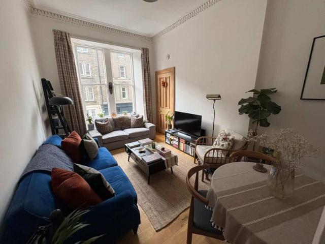 Apartment for rent in Hillside, Leith