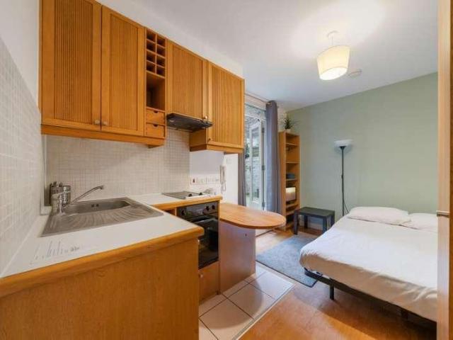 Apartment for rent in West Kensington, Greater London