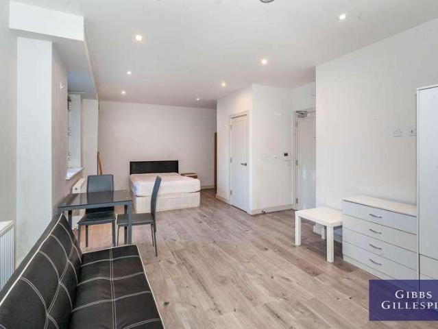 House for rent in Cowley, Greater London