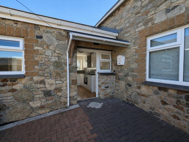 Apartment for rent in Sparnon Gate, Mount Ambrose