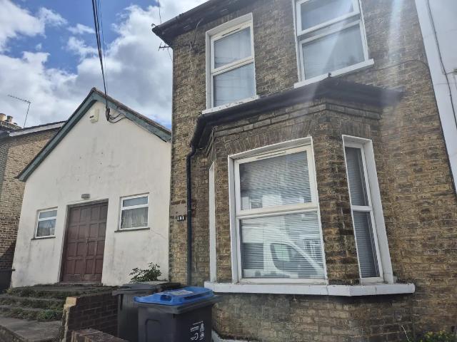 Apartment for rent in London Borough of Croydon, Purley