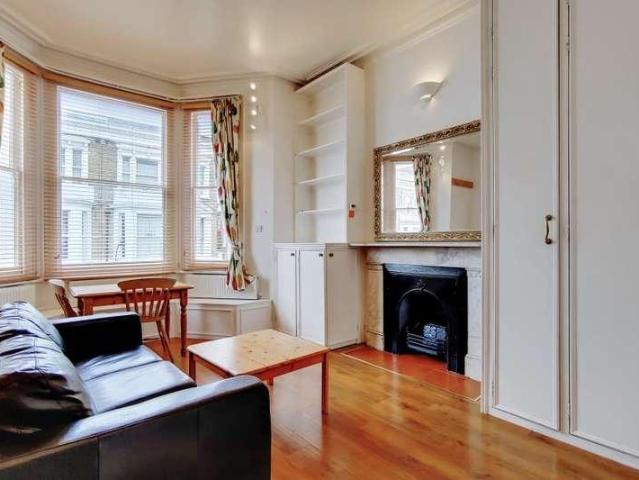 Apartment for rent in West Kensington, Greater London