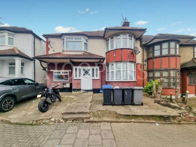 Apartment for rent in Dollis Hill, Greater London