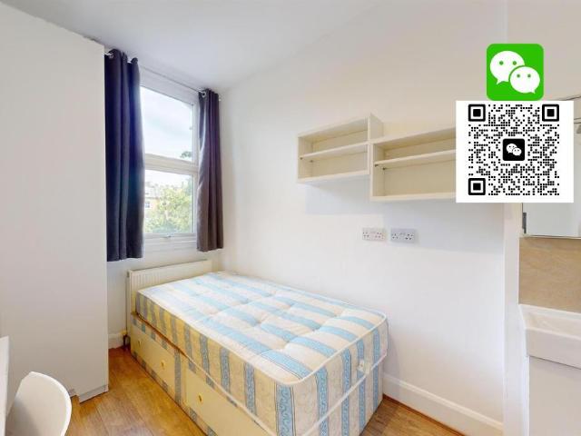 Flat for rent in West Kensington, Greater London