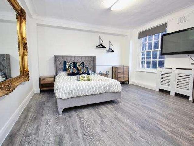 Apartment for rent in Bayswater, Greater London