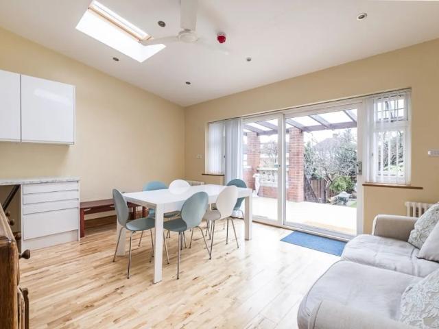 Apartment for rent in London Borough of Hounslow, Osterley