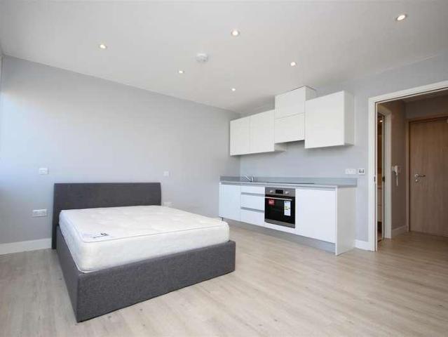 Apartment for rent in Dollis Hill, Greater London
