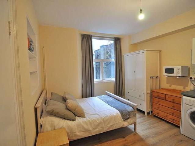 Apartment for rent in Kensington, Greater London