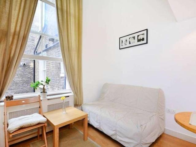 Apartment for rent in West Kensington, Greater London