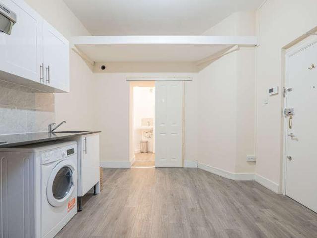 Apartment for rent in Earl's Court, Greater London
