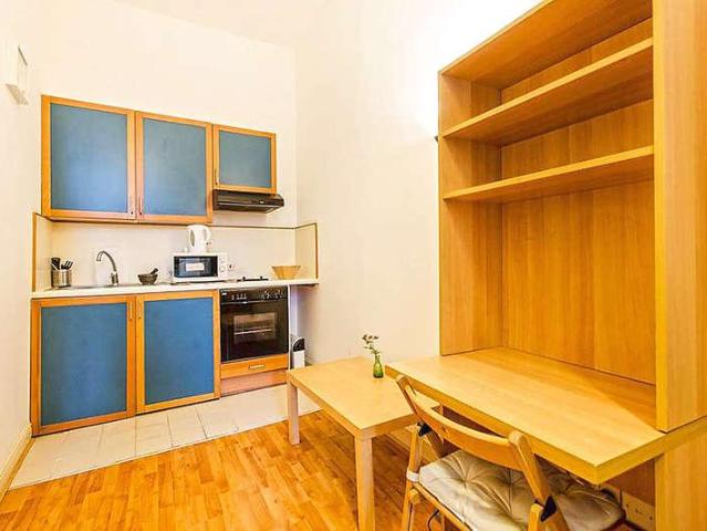 Apartment for rent in Earl's Court, Greater London