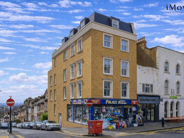 Flat for rent in London Borough of Croydon, Upper Norwood