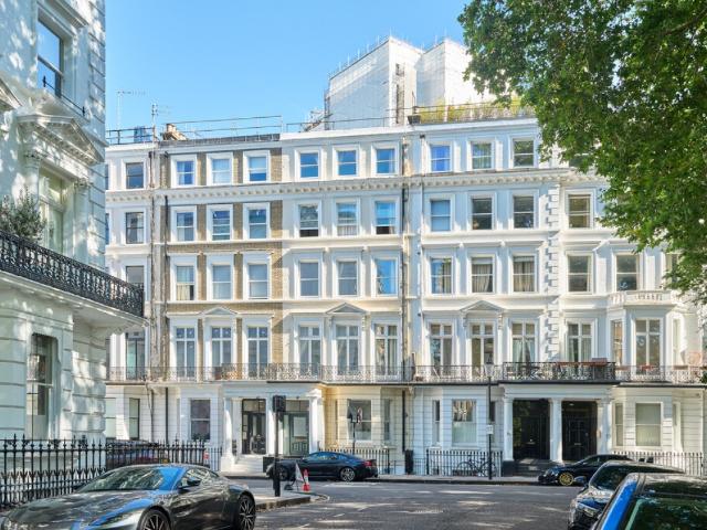 Apartment for rent in South Kensington, Greater London