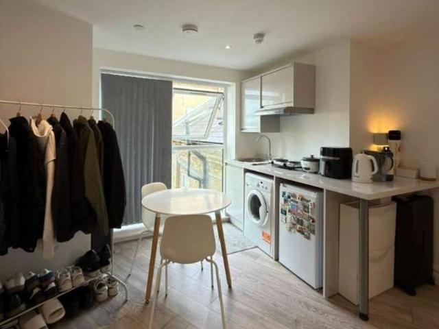 Apartment for rent in London Borough of Ealing, Greater London