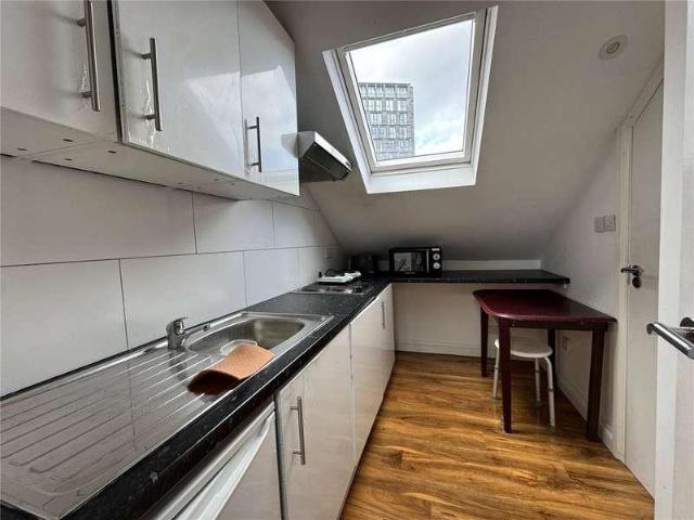 House for rent in London Borough of Croydon, Shirley
