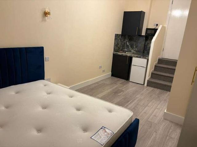 Apartment for rent in Dollis Hill, Greater London