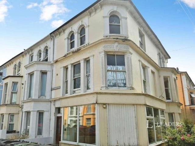 Apartment for rent in Roselands, Eastbourne