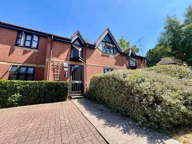 Apartment for rent in Lane, Greater London