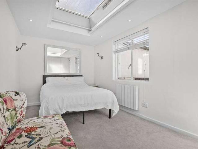 Apartment for rent in Covent Garden, Victoria