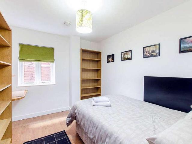 Apartment for rent in Chalk Farm, Greater London