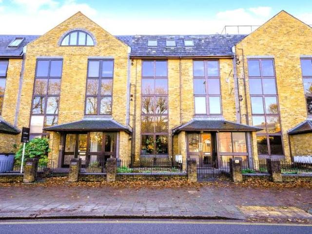 Apartment for rent in London Borough of Hounslow, Spring Grove
