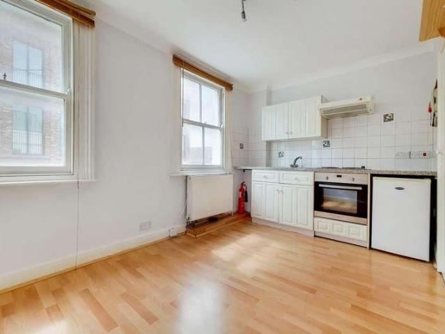 Apartment for rent in Maida Hill, Greater London