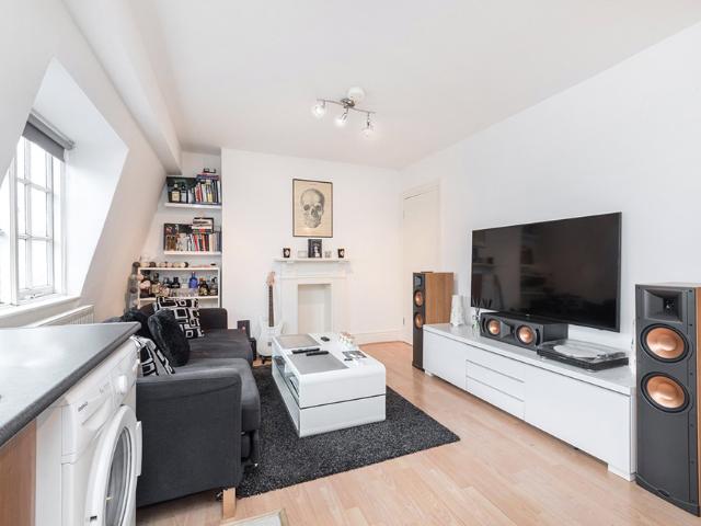 Apartment for rent in Soho, Greater London