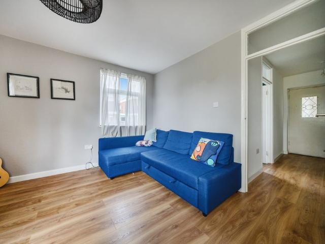 Apartment for rent in East Wickham, Cat Hill