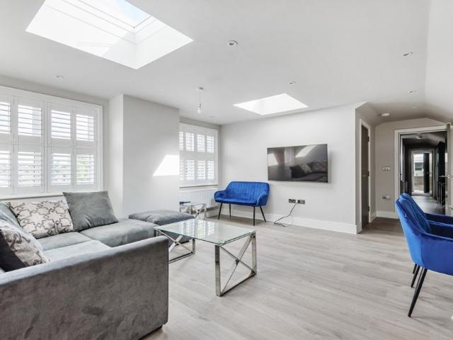 Apartment for rent in Widmore, Greater London