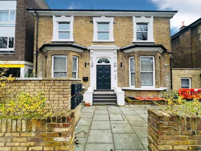 Apartment for rent in London Borough of Ealing, Greater London