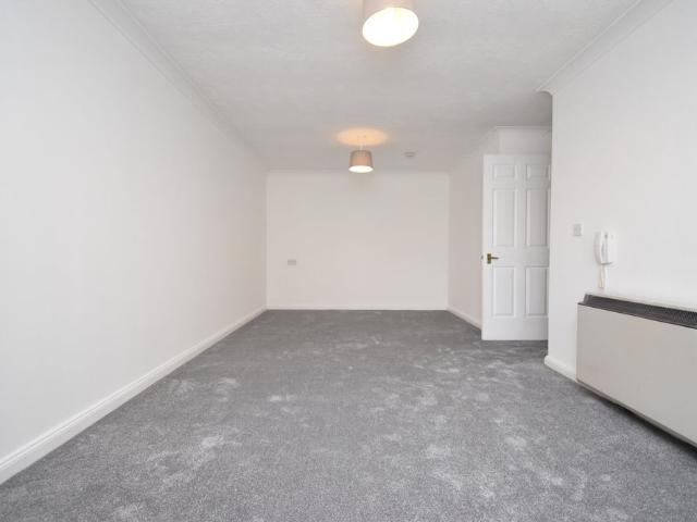 Apartment for rent in Lessness Heath, Greater London