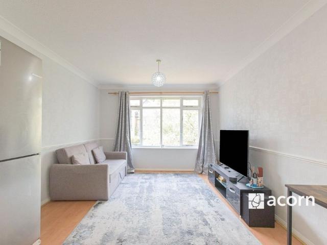 Apartment for rent in Lessness Heath, Greater London