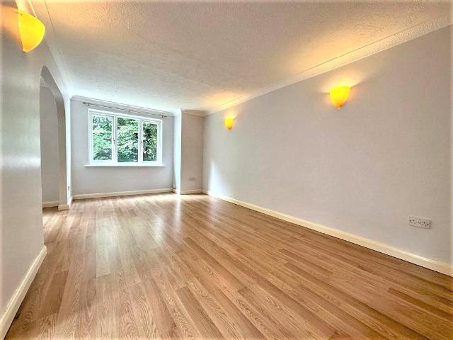 Apartment for rent in Blackwater and Hawley, Hart