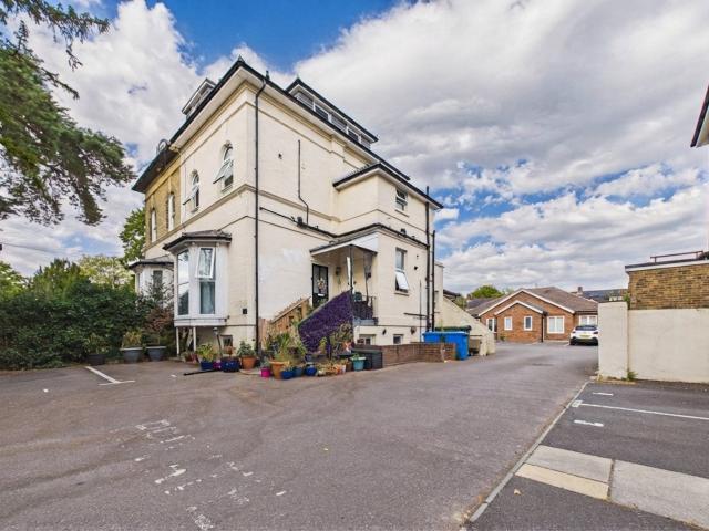 Apartment for rent in Farnborough, Hampshire