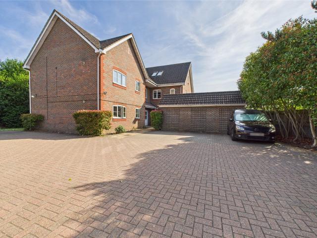 Apartment for rent in Farnborough, Hampshire