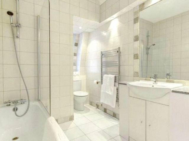 Apartment for rent in Mayfair, Greater London