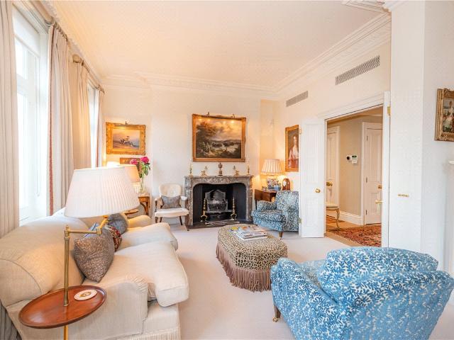 Apartment for rent in Mayfair, Greater London