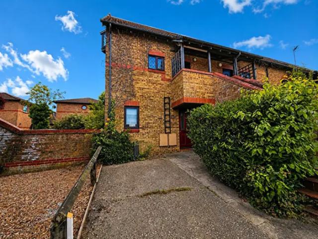 Apartment for rent in Shenley Church End, Milton Keynes