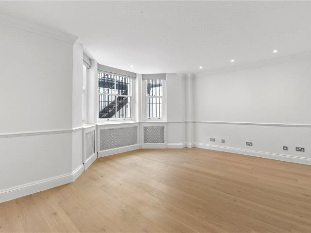 Apartment for rent in Brompton, Greater London
