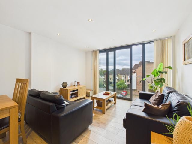 Apartment for rent in Spelthorne, Surrey