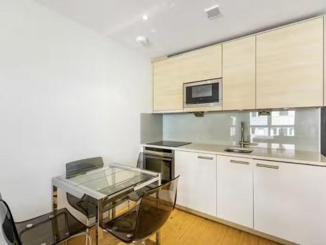 House for rent in Sands End, Sands End
