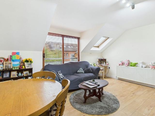 Apartment for rent in Ballymacarret, Belfast