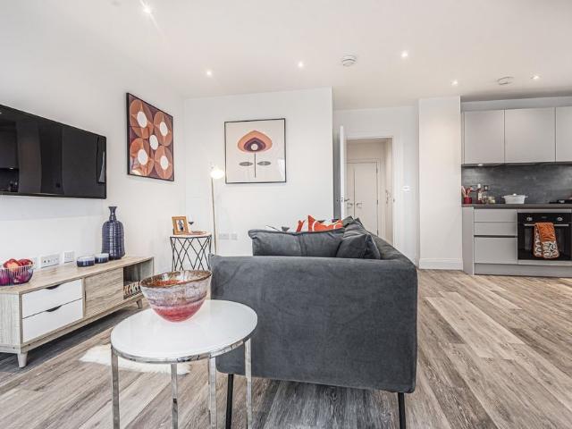Apartment for rent in Widmore, Greater London
