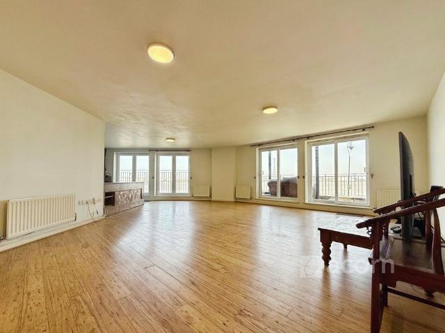 Apartment for rent in Swanscombe and Greenhithe, Monks Orchard