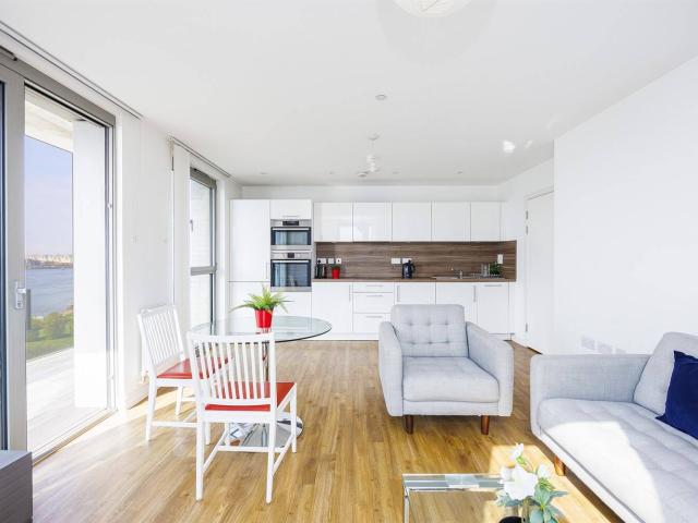 Apartment for rent in Silvertown, Greater London
