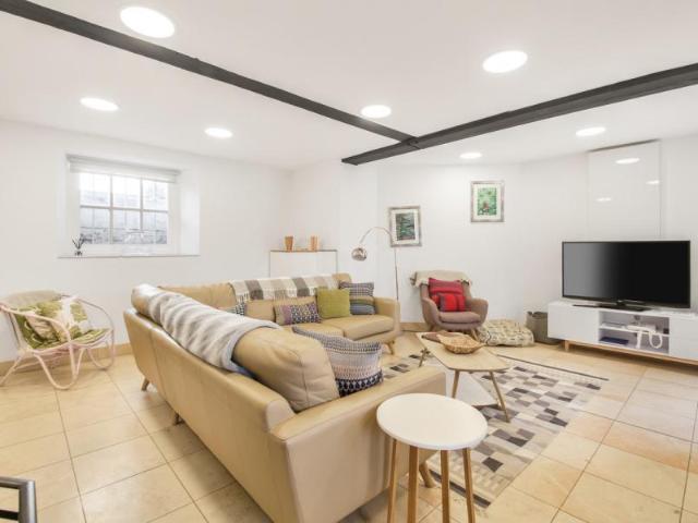 Apartment for rent in Cat Hill, Isle Of Man